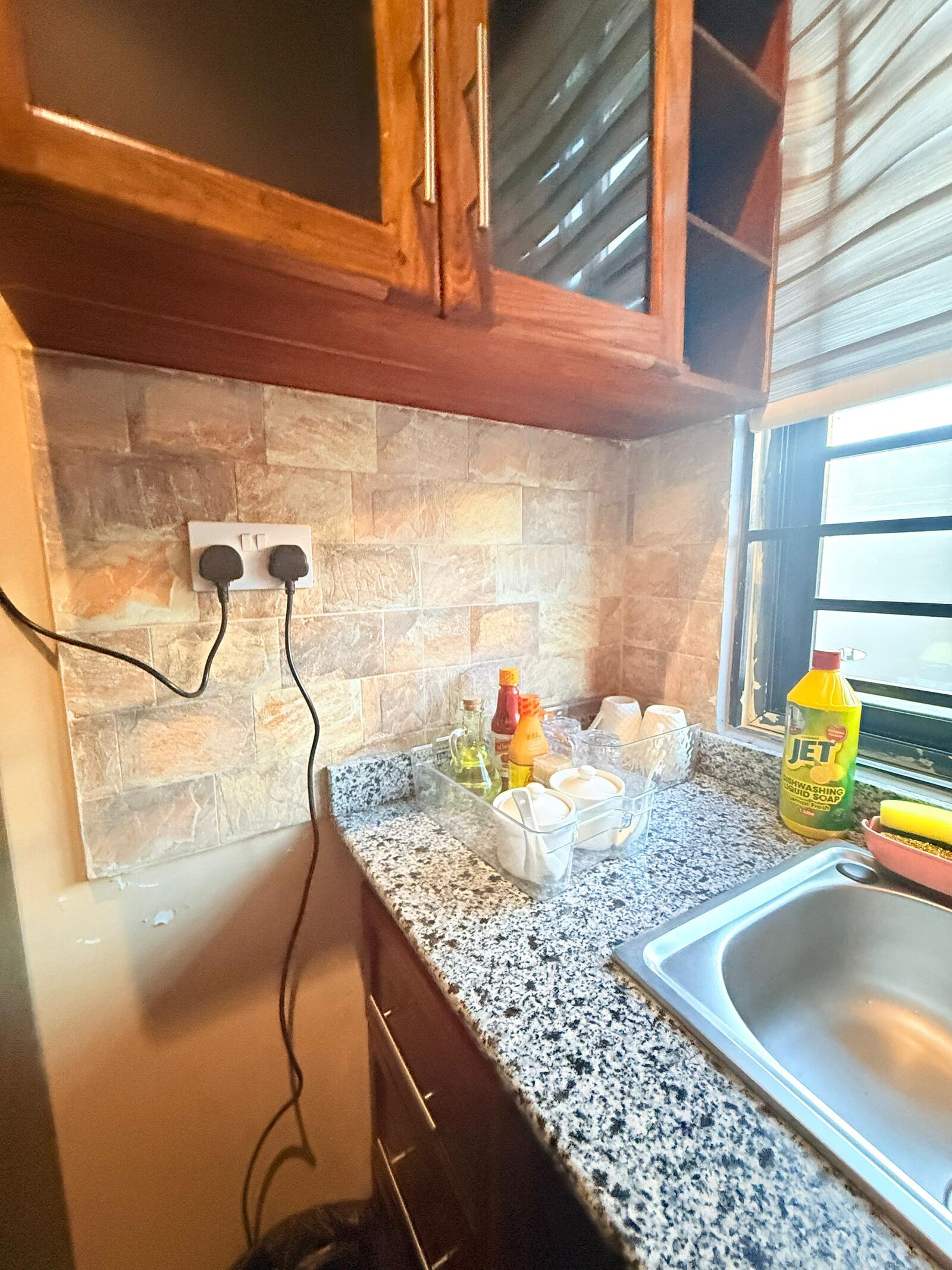 Sinza kitchen sink and counter